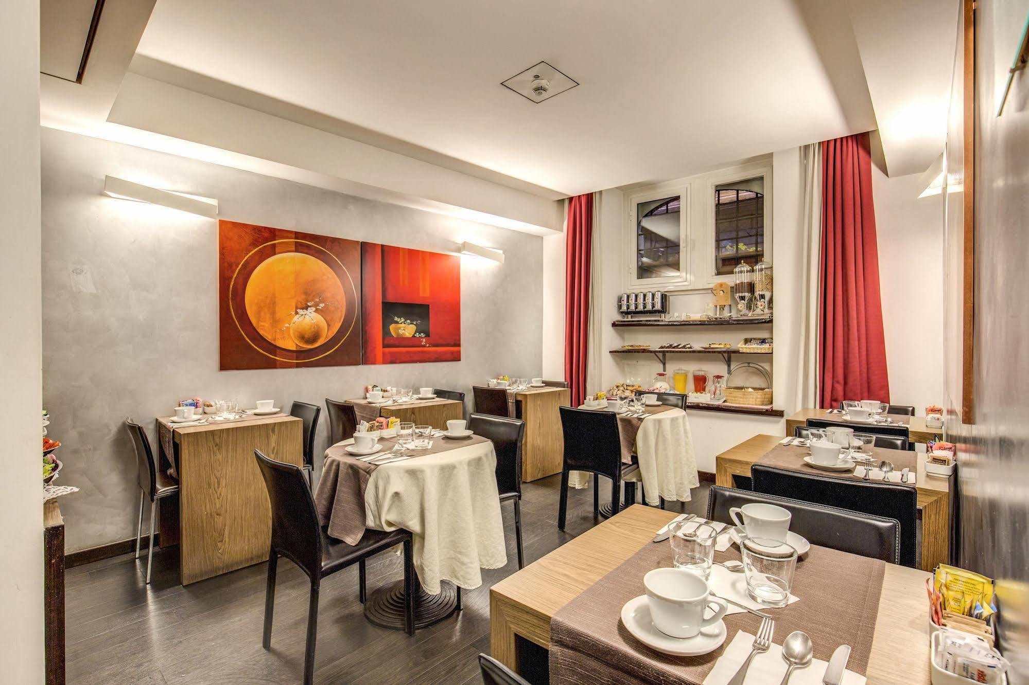 Hotel Rinascimento - Gruppo Trevi Hotels Рим Экстерьер фото